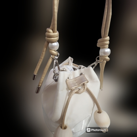 Drawstring pouch - Picture 6 of 10